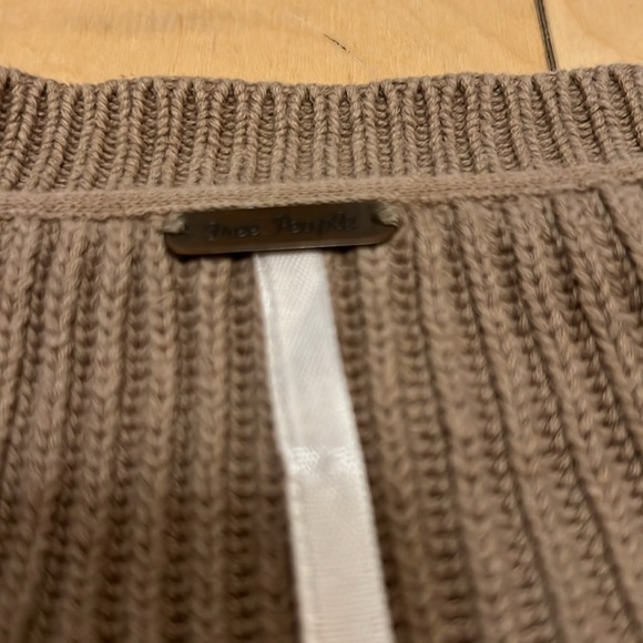 FREE PEOPLE - V neck Sweater - Picture 2 of 3